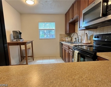 1371 Bunker Way - Photo Thumbnail 2
