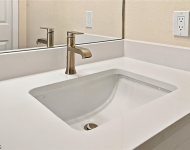 1644 Coral Point Drive - Photo Thumbnail 23