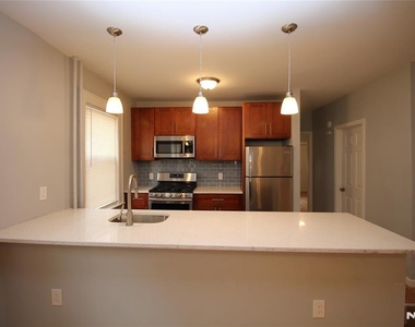 222 Irving - Photo Thumbnail 4