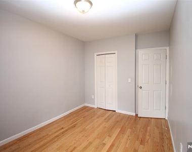 222 Irving - Photo Thumbnail 8