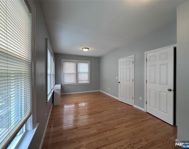 222 Irving - Photo Thumbnail 10