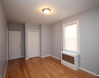 222 Irving - Photo Thumbnail 6