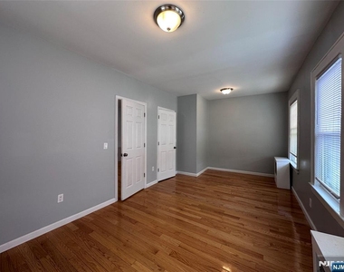 222 Irving - Photo Thumbnail 9