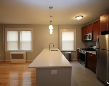 222 Irving - Photo Thumbnail 5