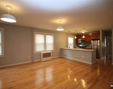 222 Irving - Photo Thumbnail 1