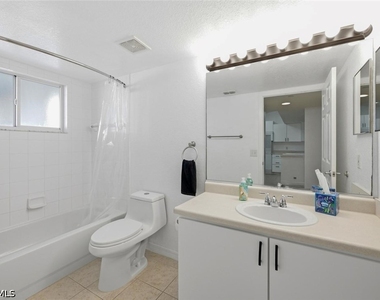 8271 Key Royal Circle - Photo Thumbnail 16