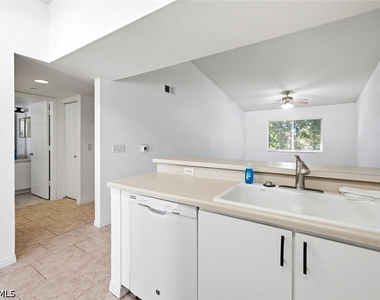8271 Key Royal Circle - Photo Thumbnail 9