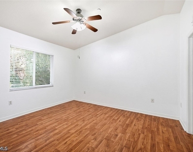8271 Key Royal Circle - Photo Thumbnail 10