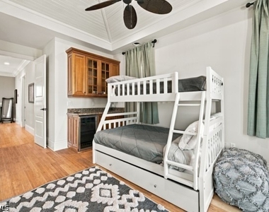 9222 Vanderbilt Drive - Photo Thumbnail 24