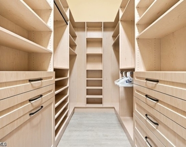 9222 Vanderbilt Drive - Photo Thumbnail 19