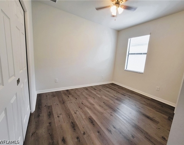 9137 Glenforest Drive - Photo Thumbnail 11