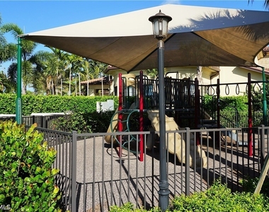 9137 Glenforest Drive - Photo Thumbnail 5