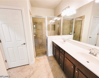 9137 Glenforest Drive - Photo Thumbnail 12