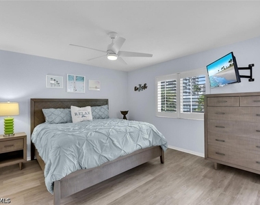 9101 Vanderbilt Drive - Photo Thumbnail 10