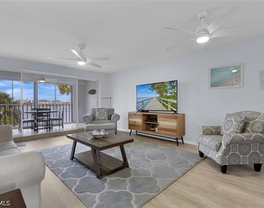 9101 Vanderbilt Drive - Photo Thumbnail 1