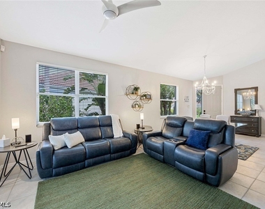 8482 Bent Creek Way - Photo Thumbnail 10