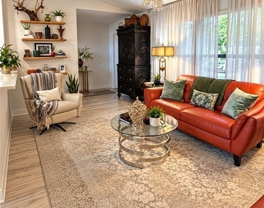 3000 Orange Grove Trail - Photo Thumbnail 3
