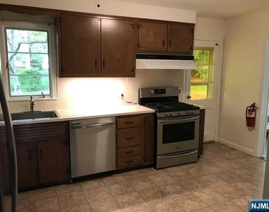 85 Phelps - Photo Thumbnail 21