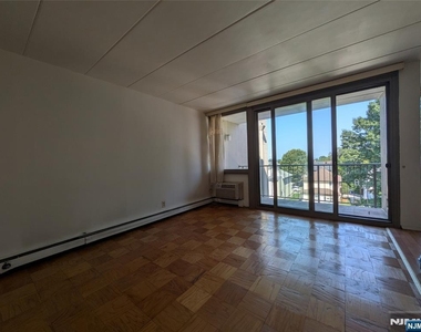 515 Anderson - Photo Thumbnail 5