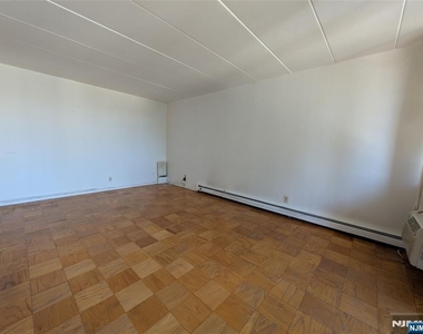 515 Anderson - Photo Thumbnail 3