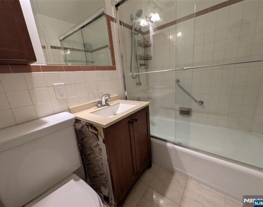 515 Anderson - Photo Thumbnail 8