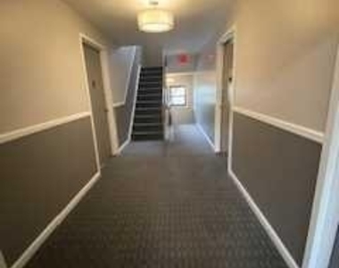 560 North - Photo Thumbnail 1