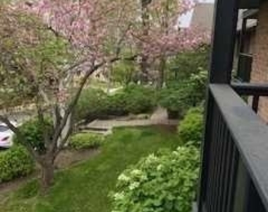 560 North - Photo Thumbnail 9