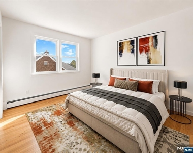 114 King - Photo Thumbnail 4