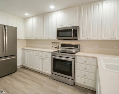 8095 Sorrento Lane - Photo Thumbnail 10