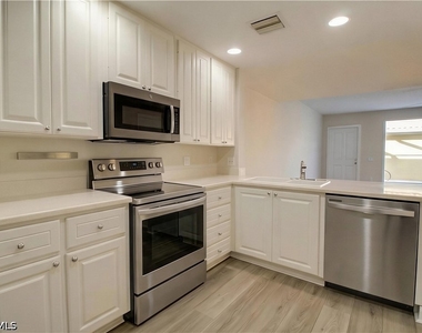 8095 Sorrento Lane - Photo Thumbnail 12