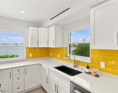 3400 Gulf Shore Boulevard N - Photo Thumbnail 13