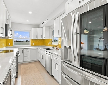 3400 Gulf Shore Boulevard N - Photo Thumbnail 11