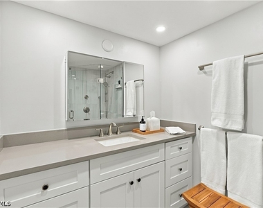 3400 Gulf Shore Boulevard N - Photo Thumbnail 17