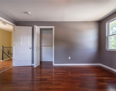 236 Franklin - Photo Thumbnail 3