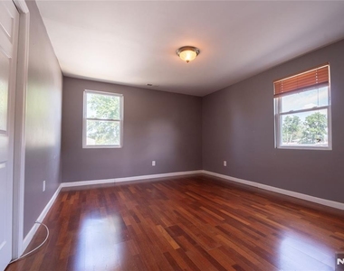 236 Franklin - Photo Thumbnail 4