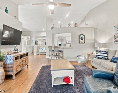 325 Dover Place - Photo Thumbnail 5