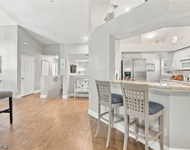 325 Dover Place - Photo Thumbnail 3