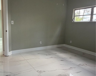10282 Carolina Street - Photo Thumbnail 7