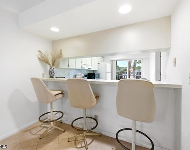 4070 Looking Glass Lane - Photo Thumbnail 8