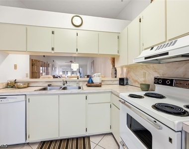 4070 Looking Glass Lane - Photo Thumbnail 10