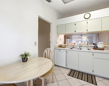 4070 Looking Glass Lane - Photo Thumbnail 11