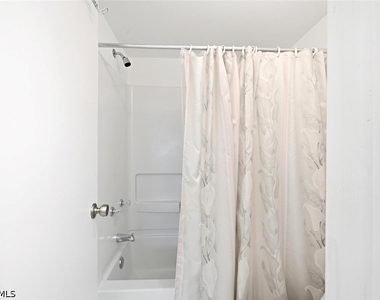 4070 Looking Glass Lane - Photo Thumbnail 16
