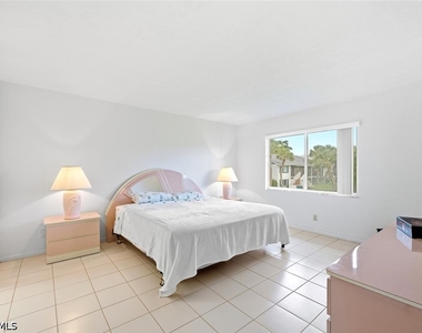 4070 Looking Glass Lane - Photo Thumbnail 13
