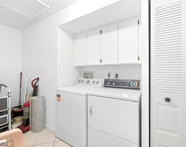 4070 Looking Glass Lane - Photo Thumbnail 21