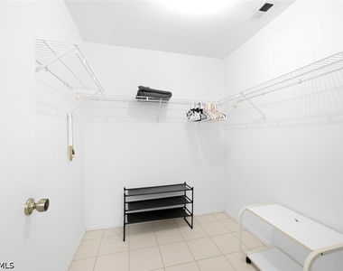 4070 Looking Glass Lane - Photo Thumbnail 17