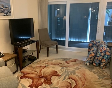 3443 Gulf Shore Boulevard N - Photo Thumbnail 6