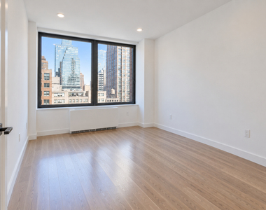 305 East 86th Street - Photo Thumbnail 2