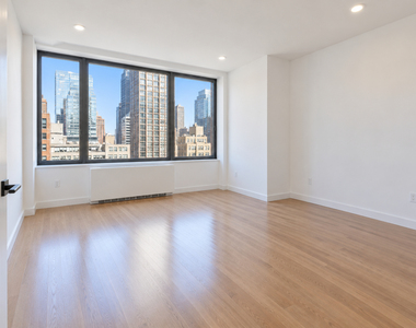 305 East 86th Street - Photo Thumbnail 1
