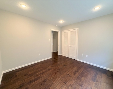 5019 Yarwell Drive - Photo Thumbnail 28