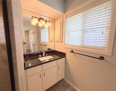 5019 Yarwell Drive - Photo Thumbnail 21